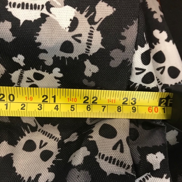 YakPak Skull Duffle Bag - Picture 3 of 9